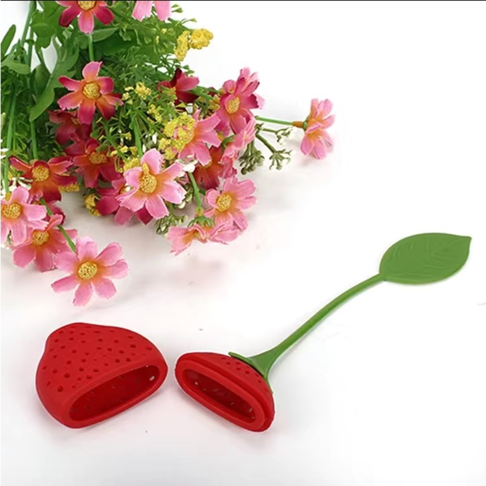 Strawberry shaped tea maker